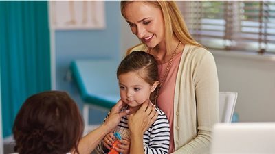 لماذا يصاب بعض الأطفال بقصور الغدة الدرقية منذ ولادتهم؟