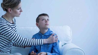 «سلوك مؤذي للذات» أسباب وأعراض اضطراب طيف التوحد عند الأطفال