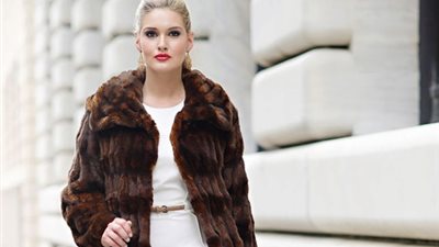 «كوليكشن» ساحر من معاطف الفرو لإطلالة أنيقة في الشتاء