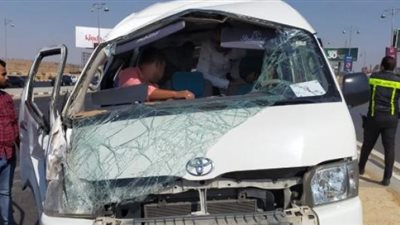 «بالأسماء» إصابة 5 سيدات في تصادم مروع بين «ميكروباص وملاكي» بالفيوم