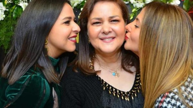 الفنانة دلال عبد