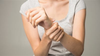 ما هي «الرجفة النفسية» وأعراضها وطرق العلاج؟