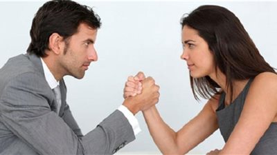  «ماما دوت أم» يناقش صراع الأزواج والندية في تحمل أعباء الحياة (فيديو)