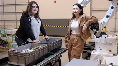 مبادرة شعبية لحذب المواهب النسائية إلى عالم صناعة الروبوت