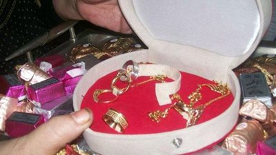 «الإفتاء»: على الرجل أن يعيد شبكة زوجته إذا باعها