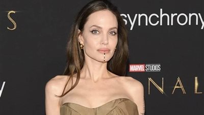 هل تتبنى أنجلينا جولي طفلة ولدت تحت أنقاض زلزال سوريا؟