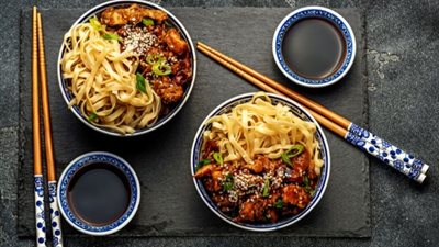 بينها «البط المشوي وبيض الشاي»| أشهر المأكولات الشعبية في الصين