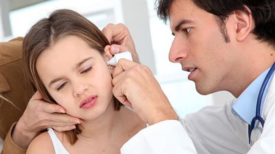 ألم بسيط في الأذن ينتهي بوفاة صادمة لطفلة أمريكية