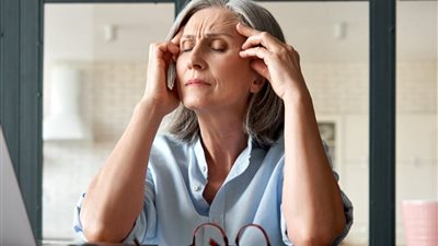 «انخفاض الدافع الجنسي» خرافات عن أعراض انقطاع الطمث لا تصدقيها