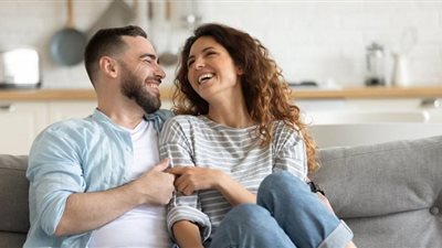 الوقوع بفخ «الرجولة المزيفة»| استشاري علاقات تقدم 8 نصائح لاختيار شريك حياتك