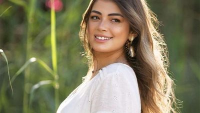 ليلى أحمد زاهر وأسرتها يؤدون مناسك العمرة (صور)