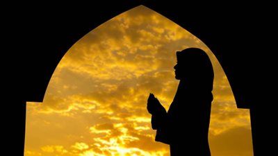 فتاوى الجمعة| حكم رفع اليدين عند الدعاء وكيفيته؟ «الإفتاء» تجيب