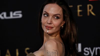 «استأجرت قاتل محترف» تفاصيل محاولة انتحار أنجلينا جولي