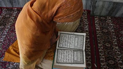 تفسير حلم «تسميع» سورة الكهف وعلاقته بالتخلص من الأعداء والحاسدين