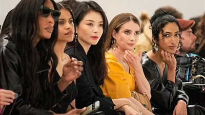 إيما روبرتس وجميلات الفن يتألقن في أسبوع الموضة بباريس (صور)