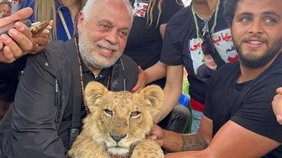«أشرف زكي مع الأسد» صورة تثير الجدل في انتخابات نقابة المهن التمثيلية