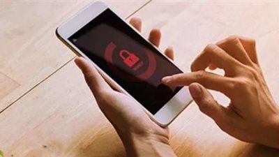 حكم التجسس بين الخطيبين بسبب الغيرة؟ المفتي يجيب