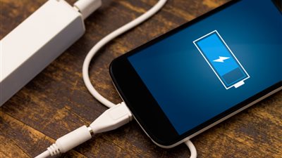 معلومات خاطئة شائعة عن شحن هاتفك المحمول