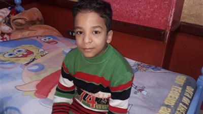 «قضيت طفولتي على سرير المرض» الطفل سعد محمود في ضيافة «هير نيوز»