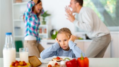 «ماما دوت أم» يناقش أزمة رفض الأبناء لزواج الأم بعد الانفصال