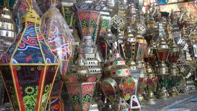 منها «خان الخليلي والسيدة زينب» أشهر أماكن لشراء فانوس رمضان