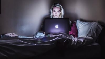 تدمر العلاقات الرومانسية| دراسة تكشف أضرار مشاهدة الأفلام الإباحية