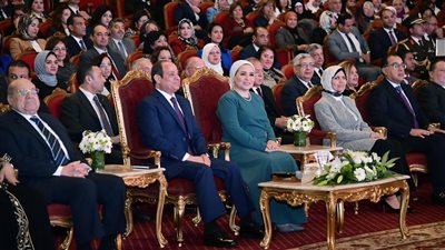 السيدة انتصار السيسي: شرفت بحضور حفل تكريم الأم المثالية وبوجودي بين نماذج نسائية قهرت المستحيل