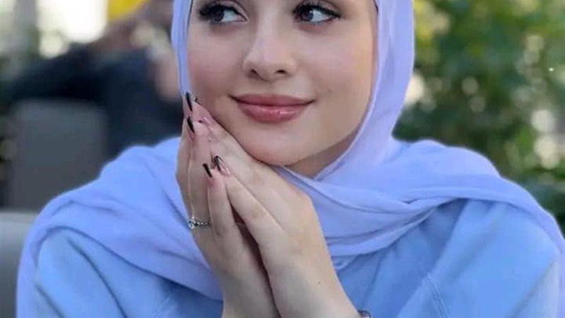 البلوجر سارة