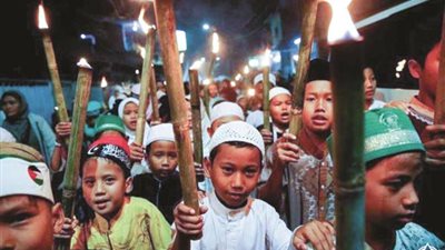 «الترانيم وإنارة الشواطيء» أغرب عادات استقبال رمضان في جزر القمر