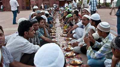 المسحراتي و«حليم الإفطار»| أبرز العادات الهندية في رمضان
