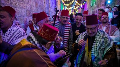 «الخيمة في موسكو وزيارة القبور في الشيشان» أغرب العادات الرمضانية حول العالم