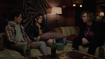 مسلسل علاقة مشروعة الحلقة 12| أحمد يسرق لشراء المخدرات