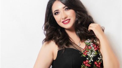 آية عبد الله تكشف علاقة مخرج كبير بتصوير فيديو مخل لها