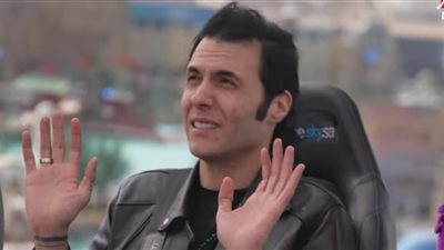 «جاستن بيبر العباسية» رامز جلال يسخر من أمير عيد في حلقة 