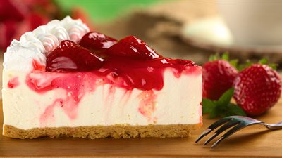 حلويات رمضان2023| طريقة عمل تشيز كيك فراولة بدون فرن (فيديوجراف)