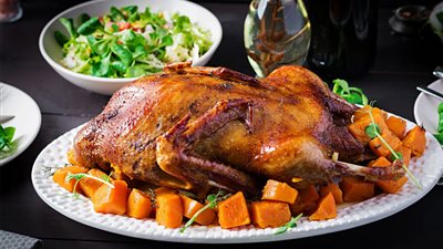 سفرة رمضان 2023| طريقة عمل البط بالبرتقال (فيديوجراف)