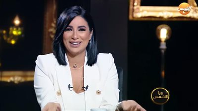 جوري بكر تعترف: عندي صور وفيديوهات جريئة