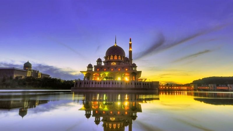 أذان المغرب