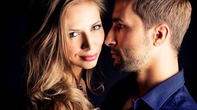 أبرزهم «الإتزان وخفة الروح» 5 أشياء تجذب الرجال إلى المرأة 