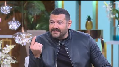 عمرو يوسف: اشتغلت سايس في أمريكا وبأقبض بالبقشيش