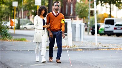 ادعمي جوزك| كيف تتعاملين مع زوجك «الكفيف»؟