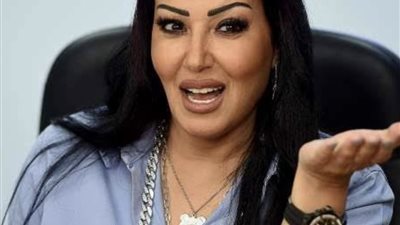 سمية الخشاب تحرض الشباب والبنات على رفض الزواج