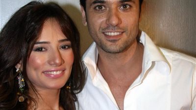 «بناكل في بعض» زينة تعلق على خلافاتها مع أحمد عز (فيديو)