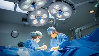 التفاصيل الكاملة لـ معاناة راقصة في غرفة العمليات