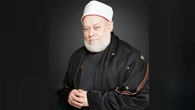 حكم الجمع بين نية صيام الستة البيض وقضاء رمضان؟ علي جمعة يجيب