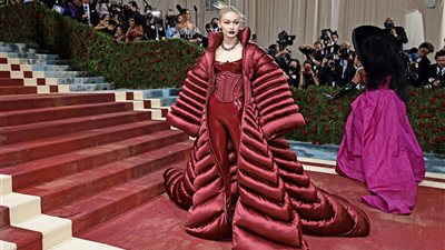 قبل انطلاقه| موعد وتفاصيل حفل Met Gala للموضة وأبرز إطلالاته (صور)