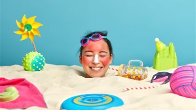 الفرق بين الصن بلوك والصن سكرين بالتزامن مع فصل الصيف