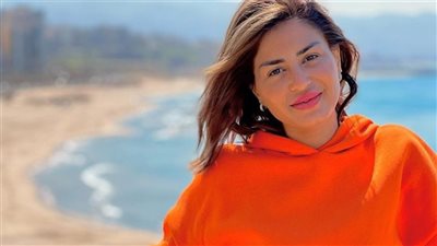 منة فضالي تثير الجدل بصورة جديدة: حابة أعيش سنجل