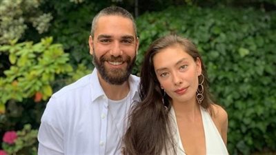 رغم خيانته| نسليهان أتاغول تبعد والدتها عن حياتها من أجل زوجها