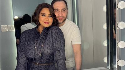 شيرين عبد الوهاب بإطلالة ناعمة قبل حفلها الليلة في الرياض